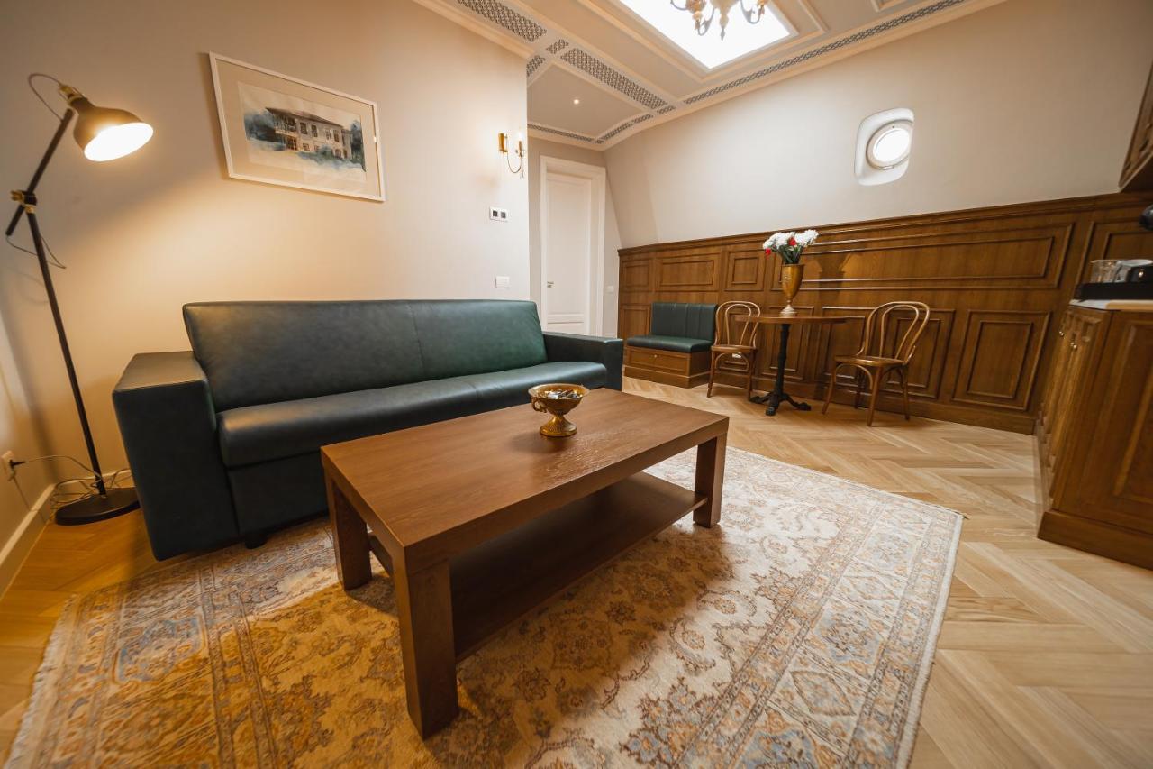 Templum Clava Hotell Bukarest Exteriör bild