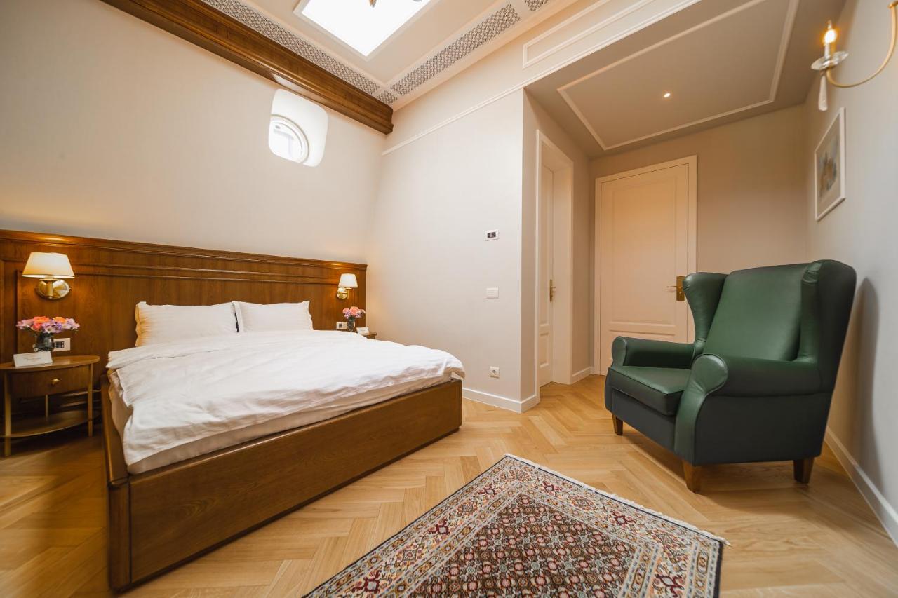 Templum Clava Hotell Bukarest Exteriör bild
