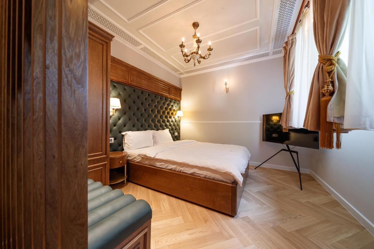 Templum Clava Hotell Bukarest Exteriör bild