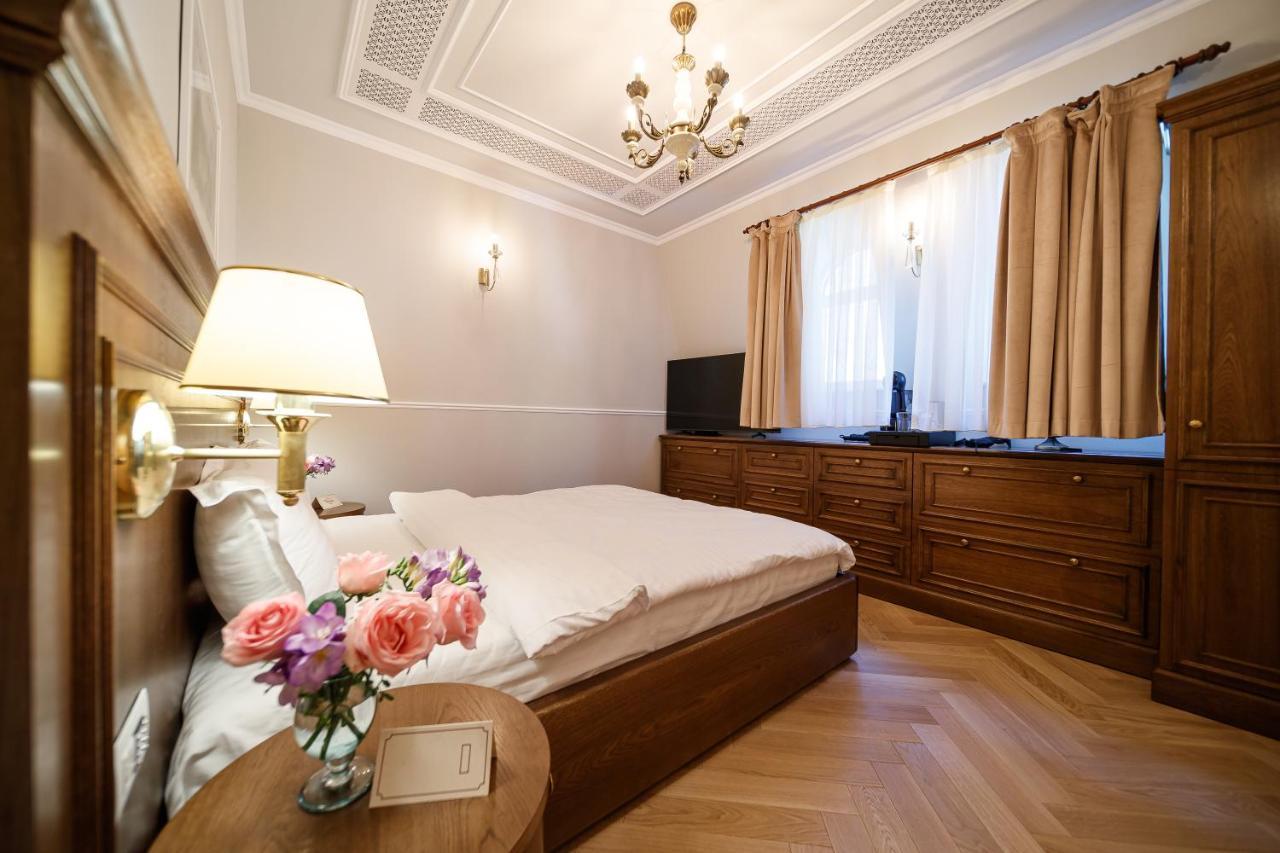 Templum Clava Hotell Bukarest Exteriör bild