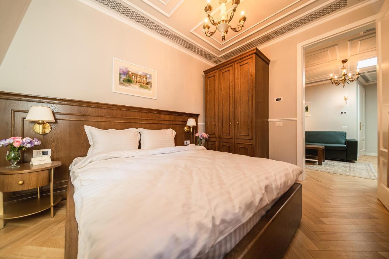Templum Clava Hotell Bukarest Exteriör bild