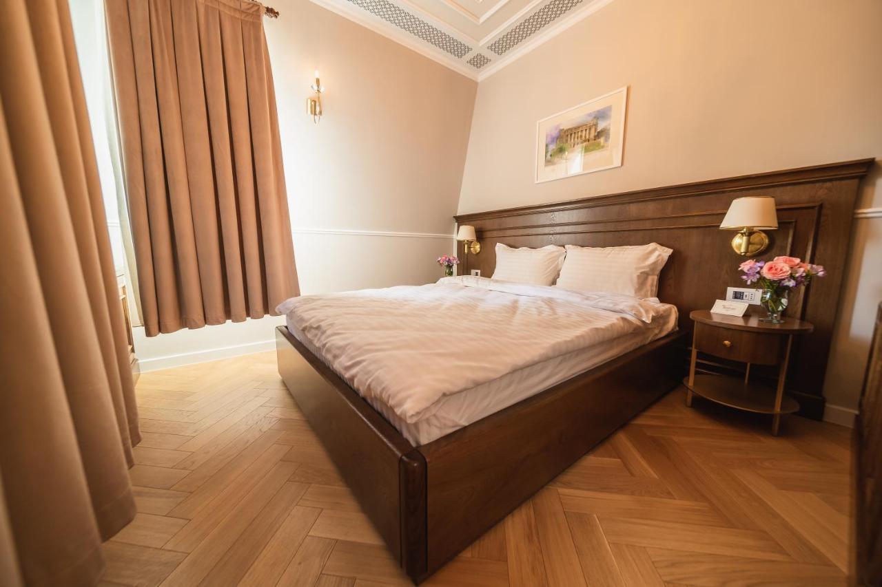 Templum Clava Hotell Bukarest Exteriör bild
