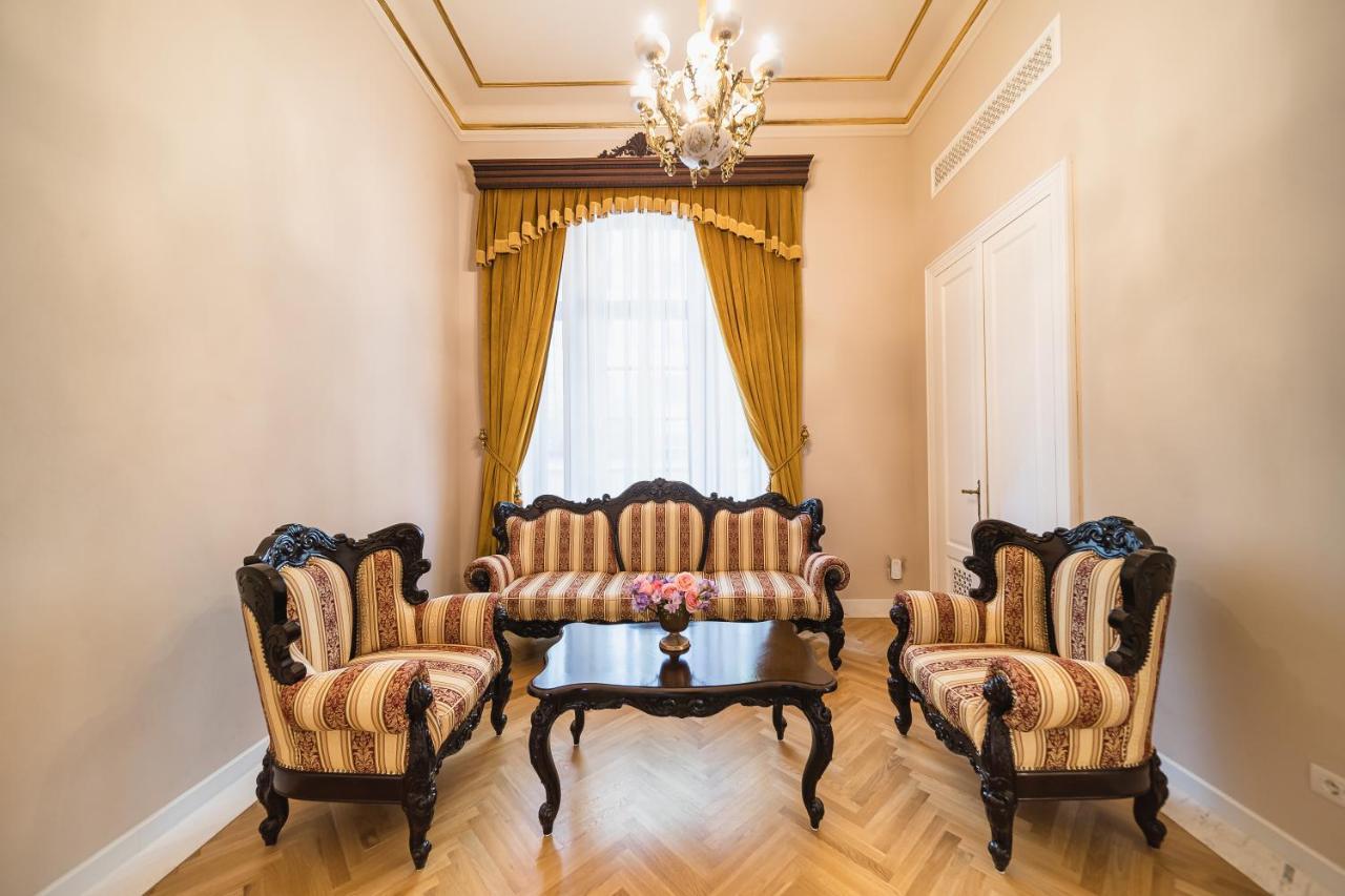 Templum Clava Hotell Bukarest Exteriör bild