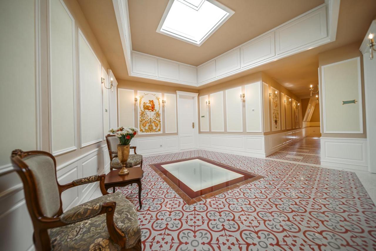 Templum Clava Hotell Bukarest Exteriör bild