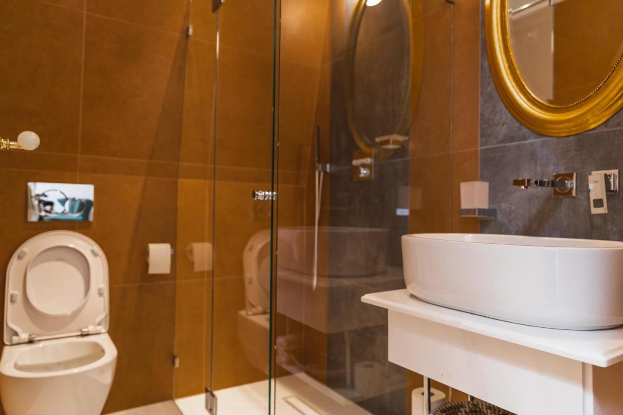 Templum Clava Hotell Bukarest Exteriör bild