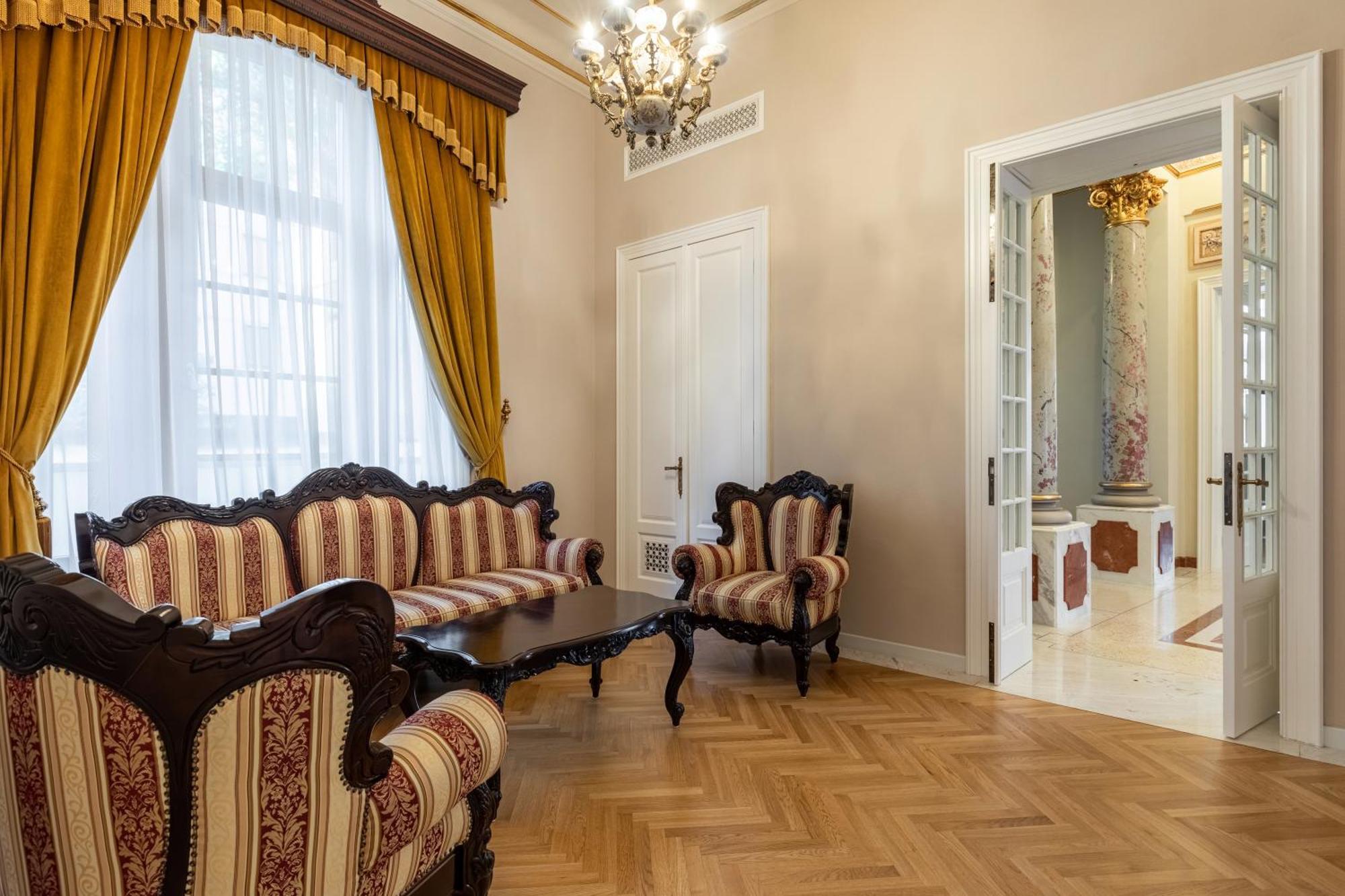 Templum Clava Hotell Bukarest Exteriör bild
