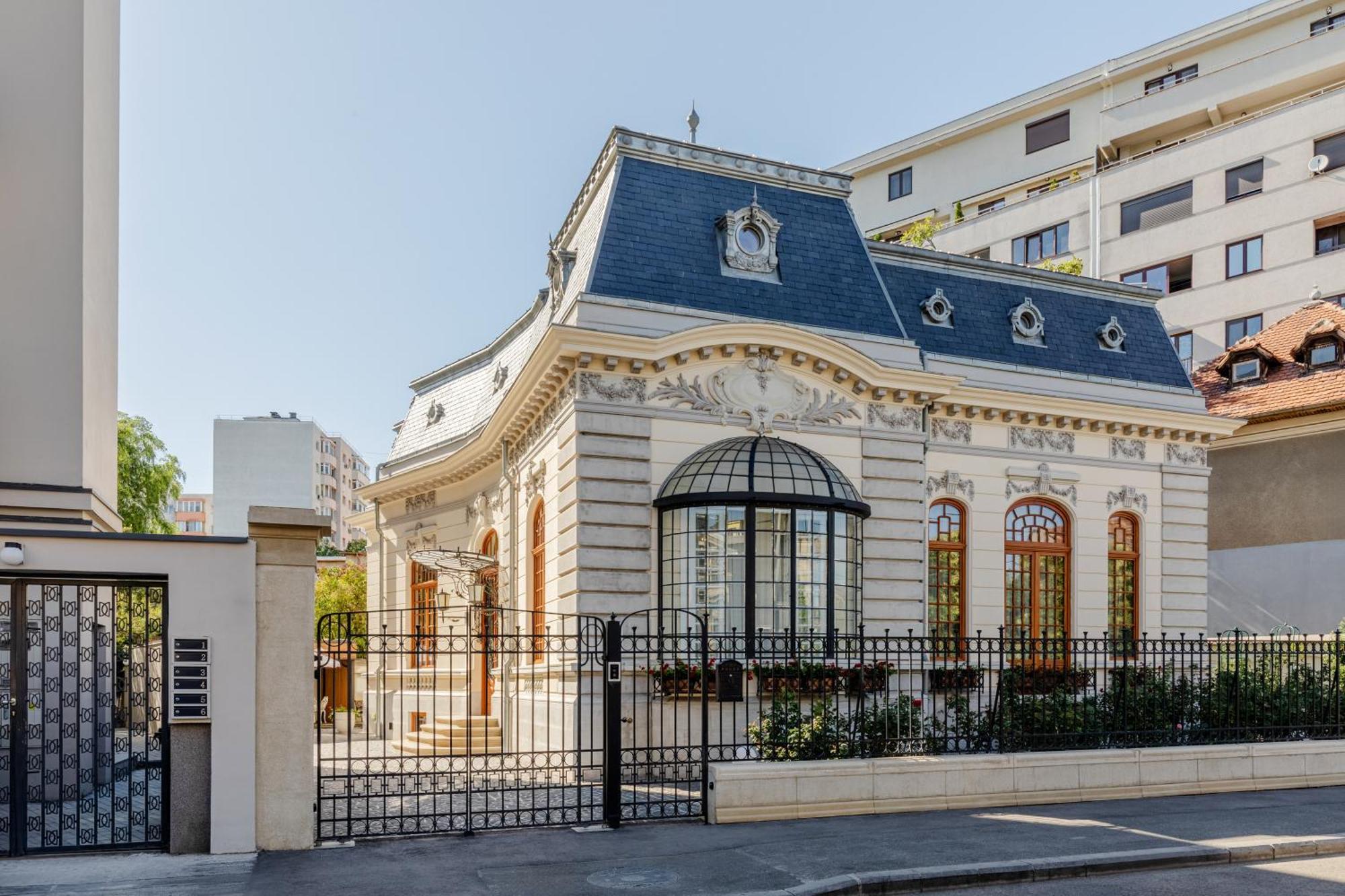 Templum Clava Hotell Bukarest Exteriör bild